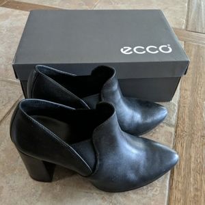 Ecco black bootie shape 75 pointy block